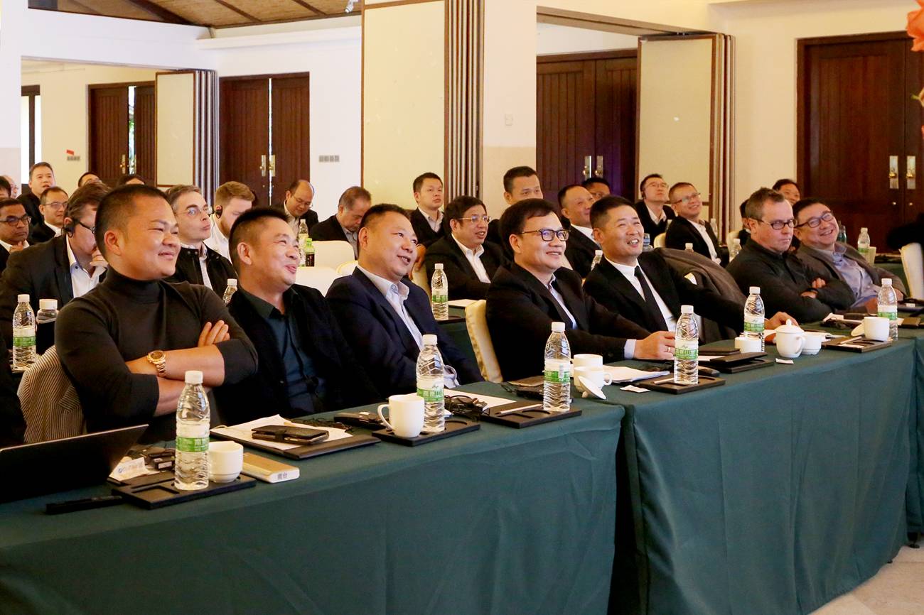 不忘初心，，，蓄势而上  ——记2017年赏金船长官网营销总部年会